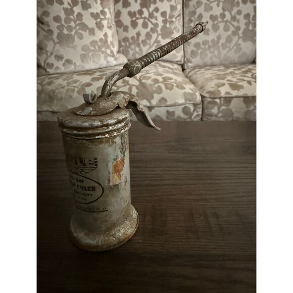 Vintage Oil Can Eagle Eaglet No.58 Pump Oiler 5oz Capacity Made in USA - Picture 7 of 8